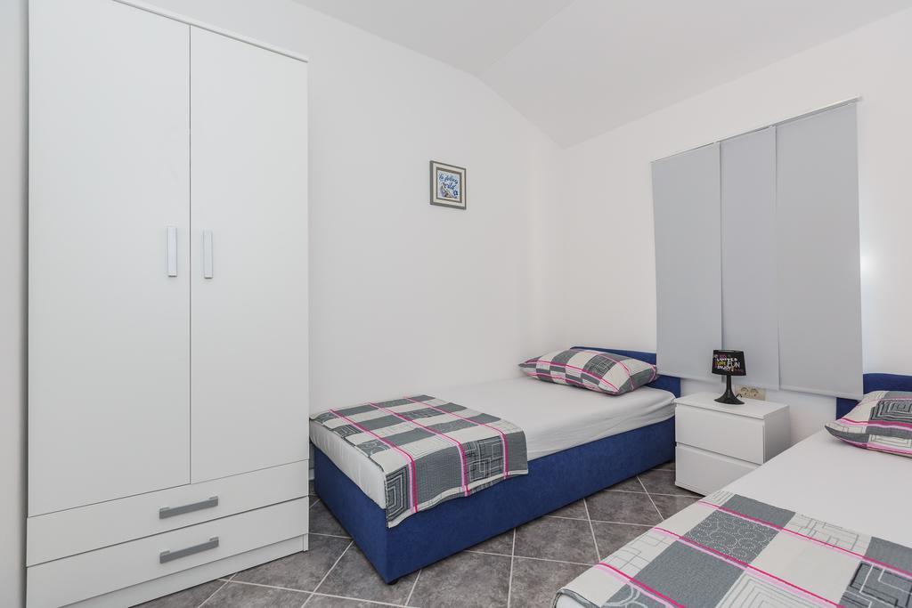 Apartments Viljac Trogir Szoba fotó