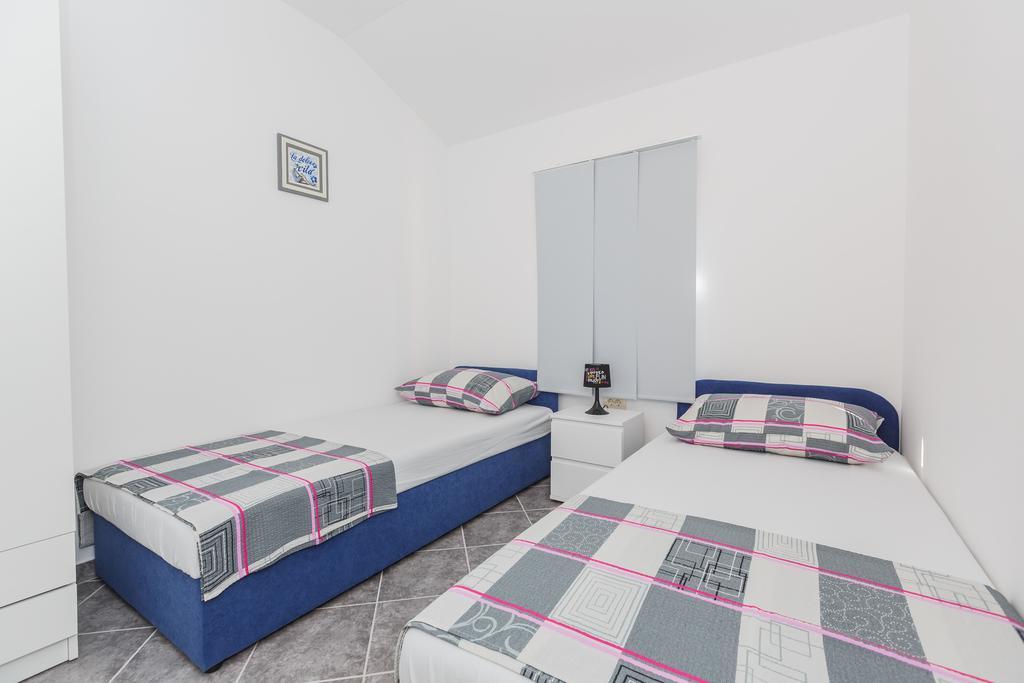 Apartments Viljac Trogir Szoba fotó