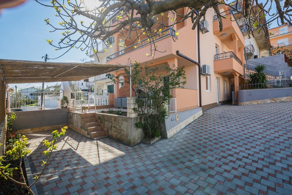 Apartments Viljac Trogir Kültér fotó