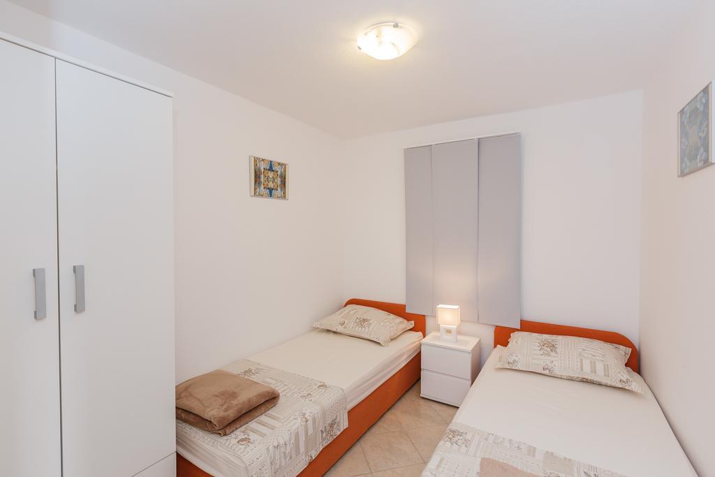 Apartments Viljac Trogir Szoba fotó