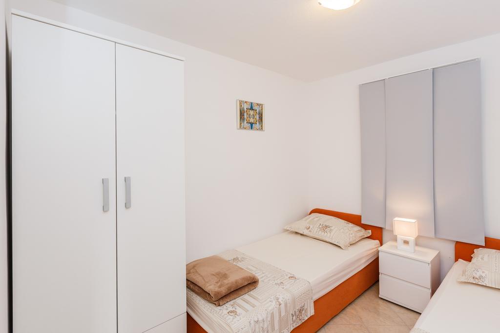 Apartments Viljac Trogir Szoba fotó